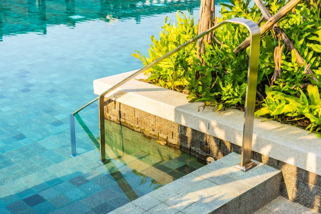 outdoor-swimming-pool-with-stair-ladde